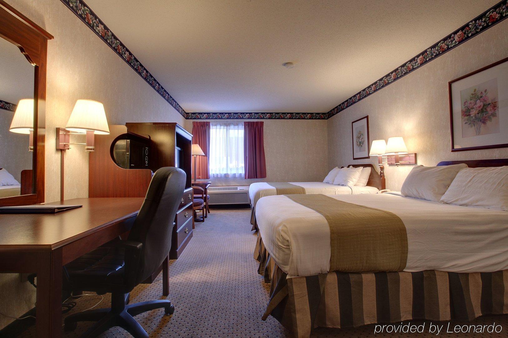 Americas Best Value Inn And Suites Saint Charles Room photo